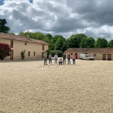 Domaine De Busseroux
